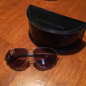 Marc Jacobs Sunnies with case
